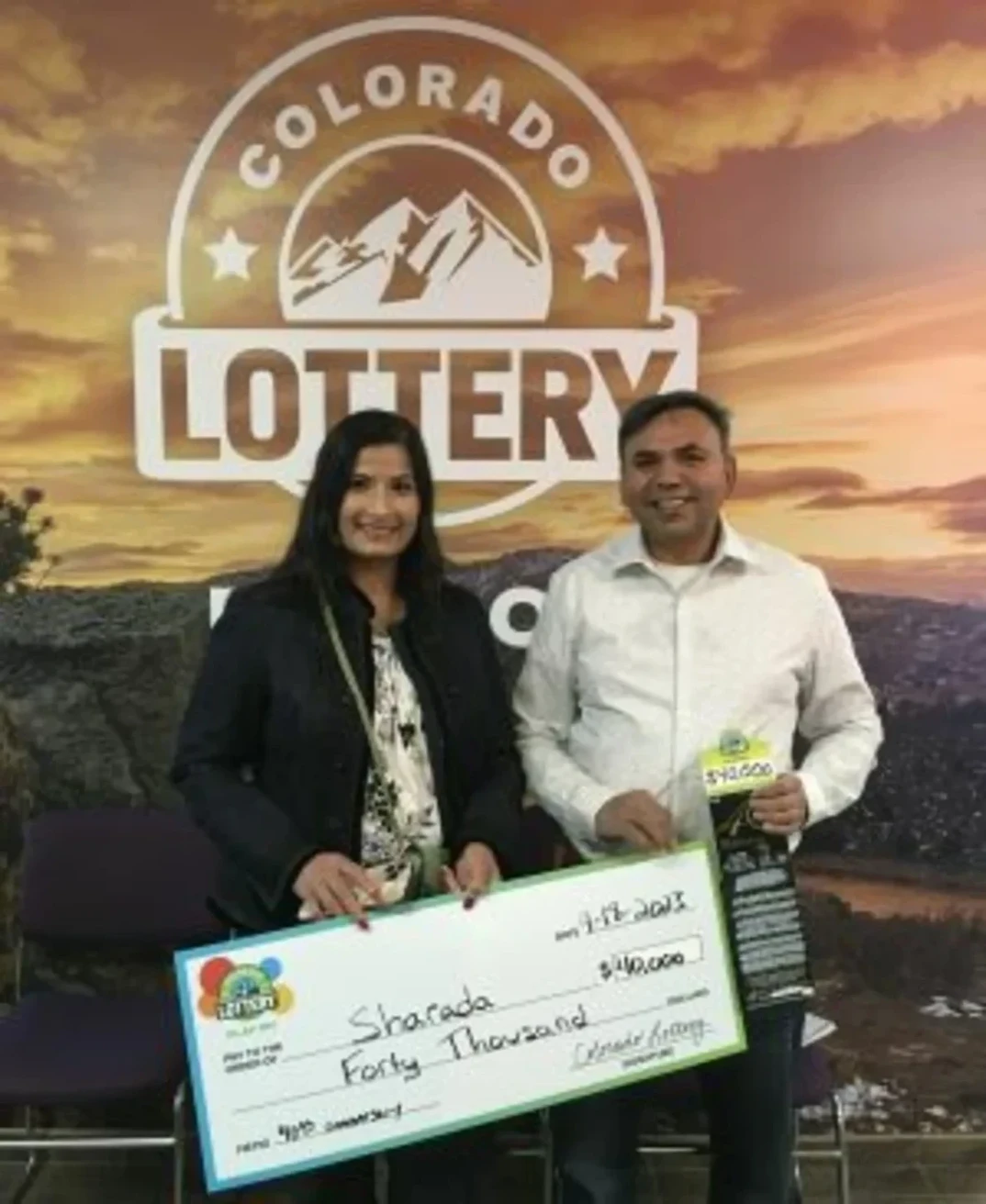 Sharada S. 在 $40 的刮刮乐上赢得了 $40,000！